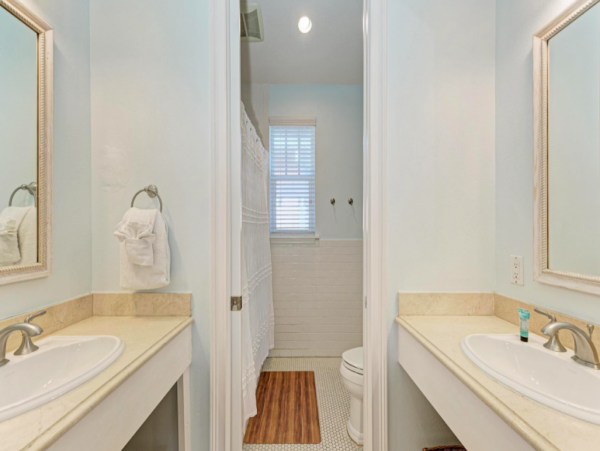 Pet friendly Villa with Private pool in the heart of Anna Maria