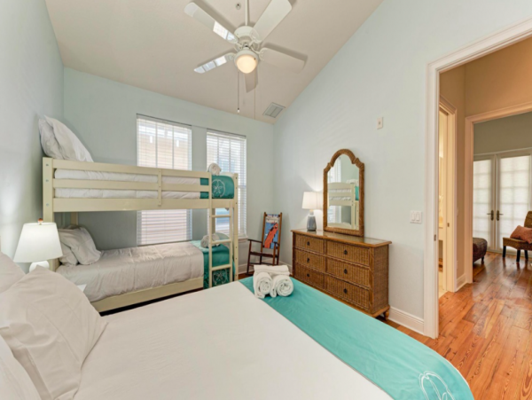 Pet friendly Villa with Private pool in the heart of Anna Maria