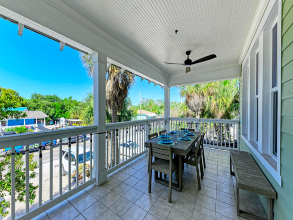 Pet friendly Villa with Private pool in the heart of Anna Maria