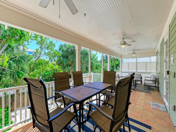 Pet friendly Villa with Private pool in the heart of Anna Maria