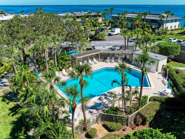 2-Bdm Condo Endless Bay Views Your Ideal Anna Maria Island Getaway