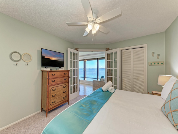 2-Bdm Condo Endless Bay Views Your Ideal Anna Maria Island Getaway