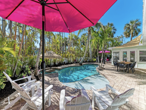 Anna Maria island What A Stunner Pool Home!