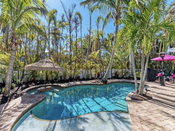Anna Maria island What A Stunner Pool Home!