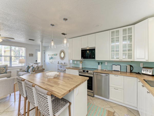 Anna Maria island What A Stunner Pool Home!
