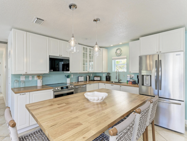 Anna Maria island What A Stunner Pool Home!