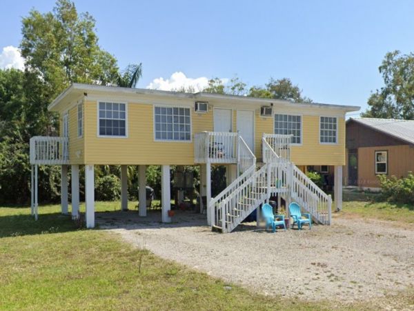 Lovely Fort Myers Duplex with Great Amenities