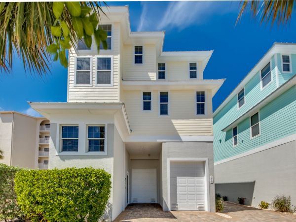 Three Bedroom Vacation Home in Fort Myers Beach