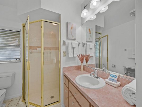 Lido Key Vacation Home Two Bedroom Walk to Beach
