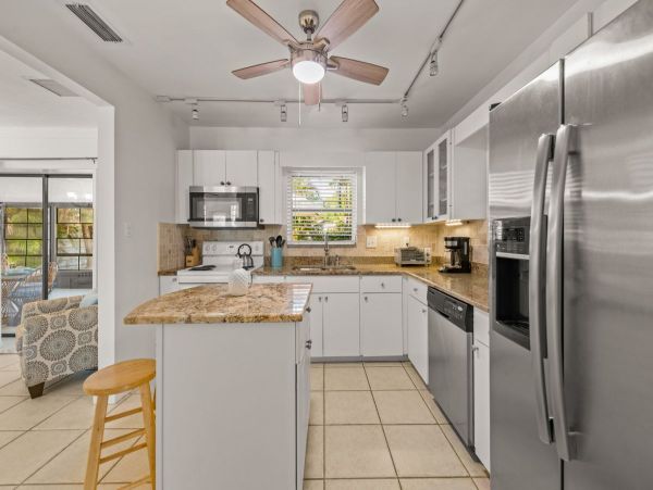 Lido Key Vacation Home Two Bedroom Walk to Beach