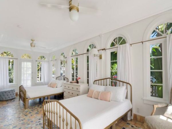 7 Bedroom Apartment just 5 min drive from South Beach