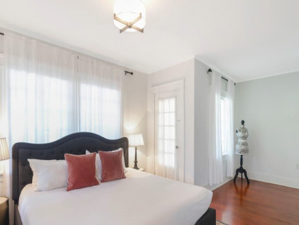 7 Bedroom Apartment just 5 min drive from South Beach