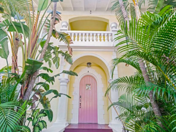 7 Bedroom Apartment just 5 min drive from South Beach