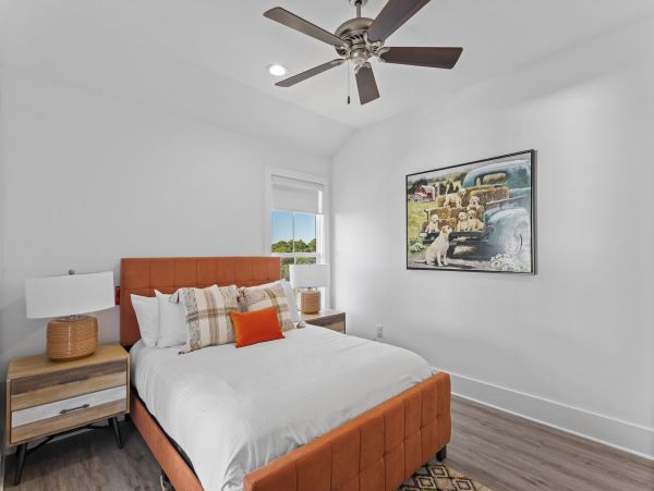 Elegant Vacation Rental with 7 Bedrooms & 2 Block to Beach
