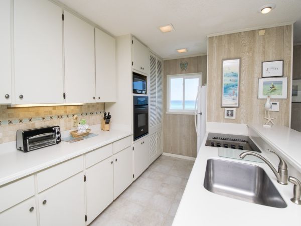 Coastal Retreat with Stunning Gulf Views - Right on the Beach