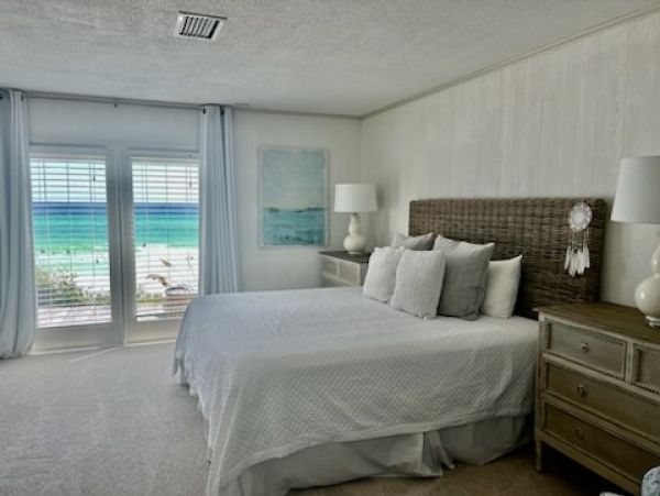 Coastal Retreat with Stunning Gulf Views - Right on the Beach