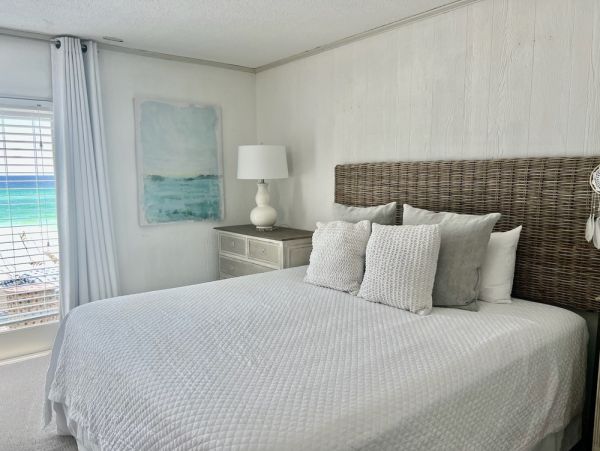 Coastal Retreat with Stunning Gulf Views - Right on the Beach