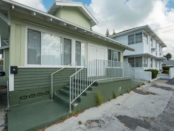 Clearwater Vacation Home Three Bedroom Walk to Beach