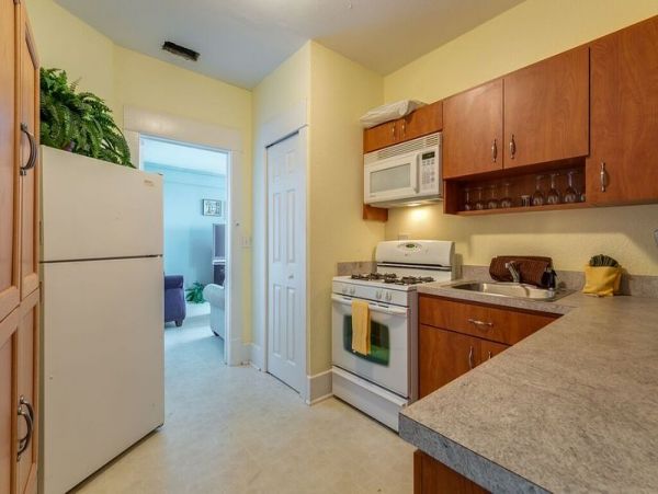 Clearwater Vacation Home Three Bedroom Walk to Beach