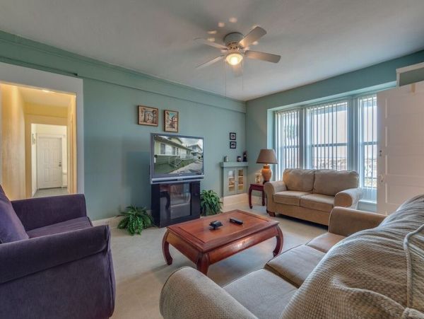 Clearwater Vacation Home Three Bedroom Walk to Beach