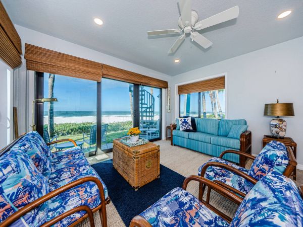 Ground Floor Unit with 2 Bedrooms & Full Ocean Views