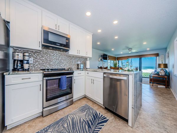 Ground Floor Unit with 2 Bedrooms & Full Ocean Views