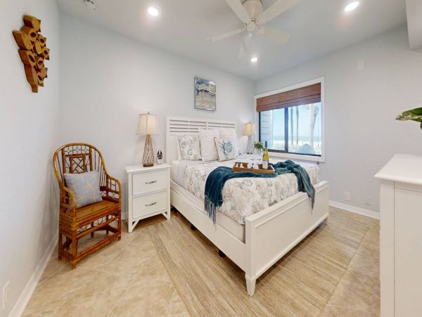 Ground Floor Unit with 2 Bedrooms & Full Ocean Views