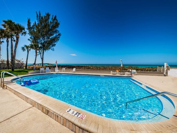 Ground Floor Unit with 2 Bedrooms & Full Ocean Views