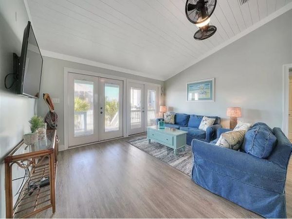 Navarre Beach Vacation Rental Short Walk to Beach
