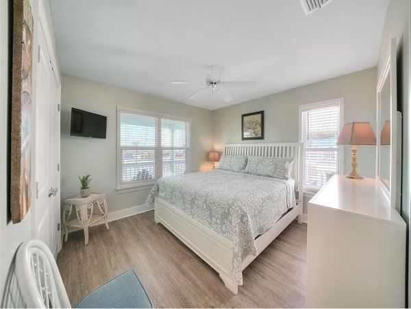 Navarre Beach Vacation Rental Short Walk to Beach