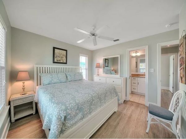 Navarre Beach Vacation Rental Short Walk to Beach