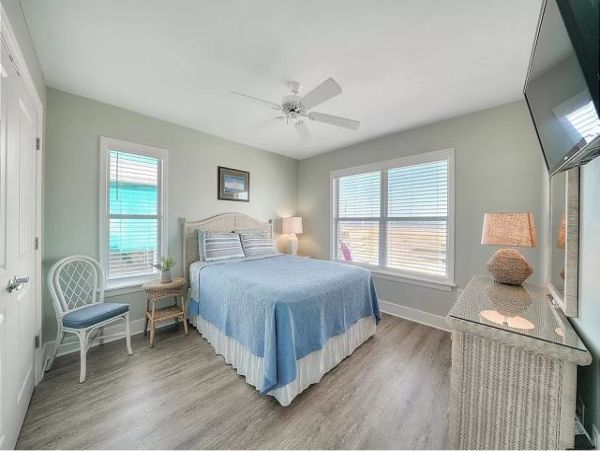 Navarre Beach Vacation Rental Short Walk to Beach