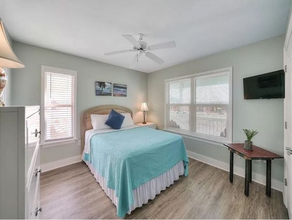 Navarre Beach Vacation Rental Short Walk to Beach
