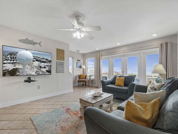 Gulf-front Vacation Gem in Navarre Beach