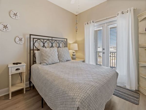 Private Beach Front House with 4 Bedrooms in Navarre Beach