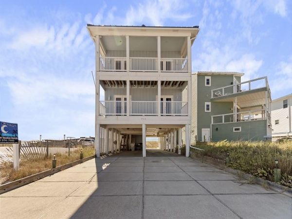 Private Beach Front House with 4 Bedrooms in Navarre Beach