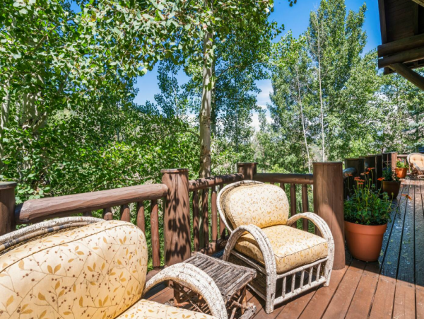 Luxury Vacation Rental with 6 Bedrooms & Great Amenities