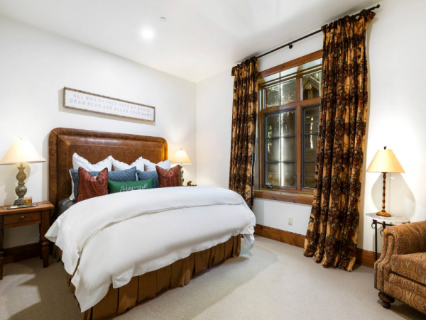 Luxury Vacation Rental with 6 Bedrooms & Great Amenities