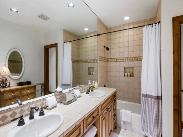 Luxury Vacation Rental with 6 Bedrooms & Great Amenities