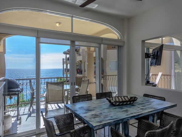 San José del Cabo Beach Front Condo with 3 Bedrooms