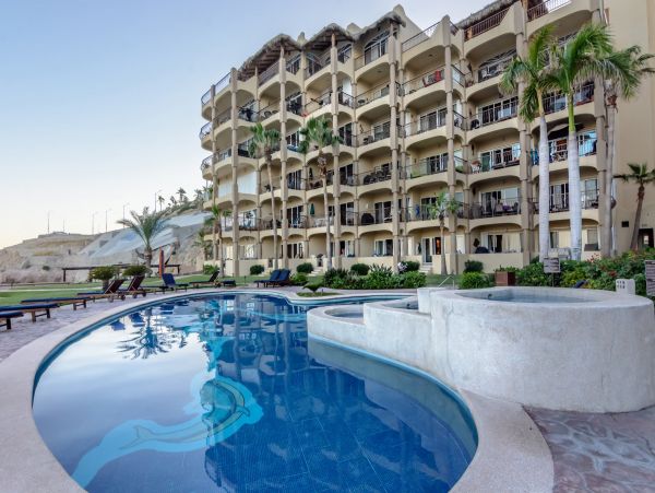 San José del Cabo Beach Front Condo with 3 Bedrooms