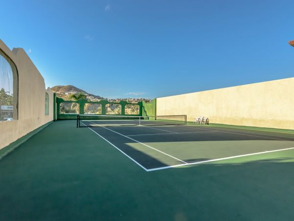 San José del Cabo Beach Front Condo with 3 Bedrooms