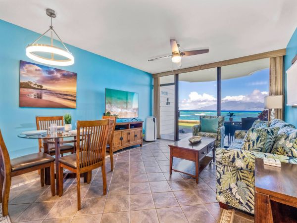 Oceanfront Kahana Condo w/ 4 Sleeps Guest