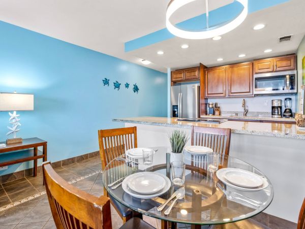 Oceanfront Kahana Condo w/ 4 Sleeps Guest