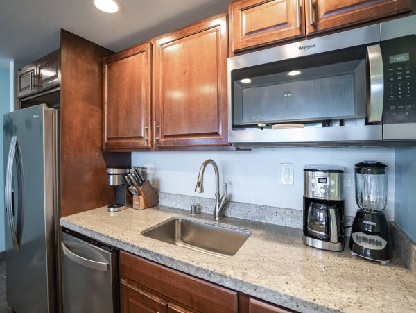 Oceanfront Kahana Condo w/ 4 Sleeps Guest