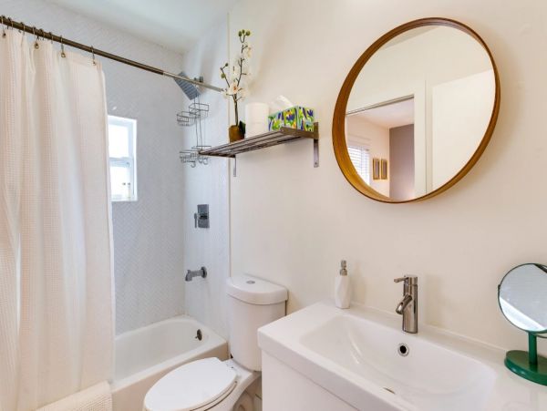 Four Bedroom Vacation Rental with Pool in West Palm Beach