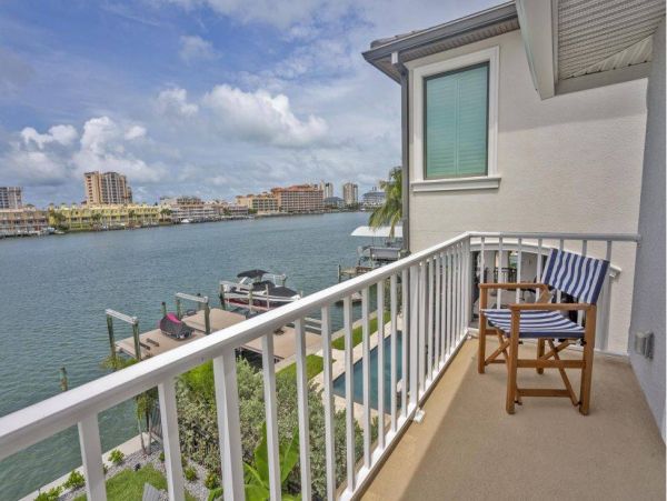 Walk to Beach Clearwater Vacation Home Five Bedroom