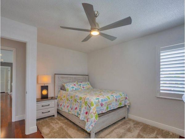 Walk to Beach Clearwater Vacation Home Five Bedroom