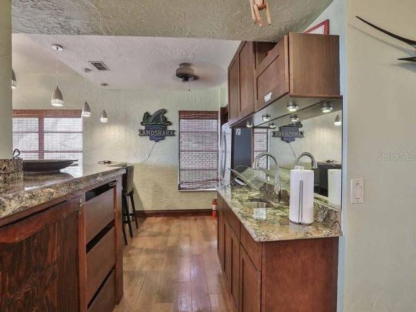 Beachside Five Bedroom Vacation Home in Redington Shores