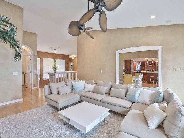 Beachside Five Bedroom Vacation Home in Redington Shores